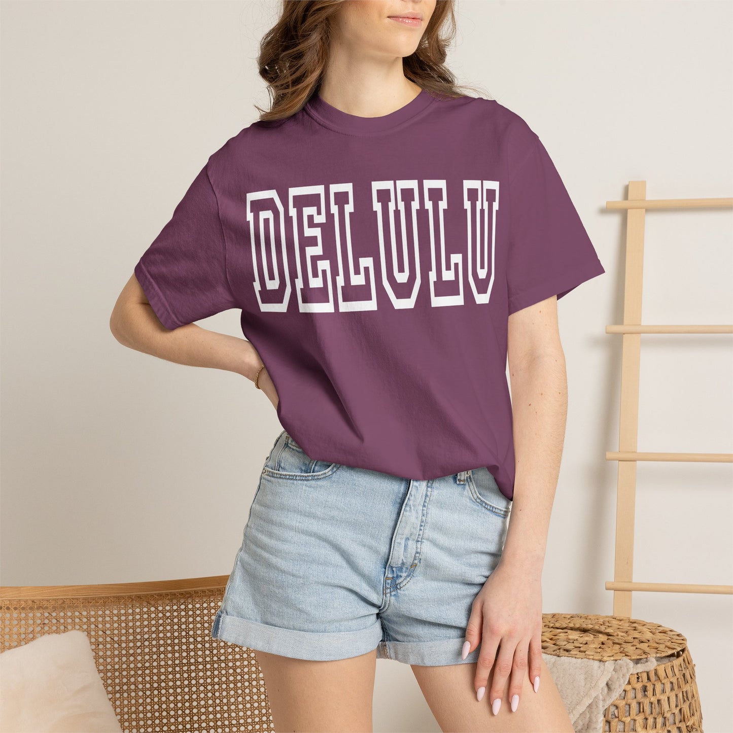 DELULU collegiate text T-Shirt | Womens T-shirt | Mens T-Shirt | Unisex Shirt | Gift